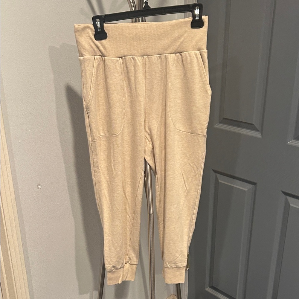 Nike Cream Women's Jogger Pants